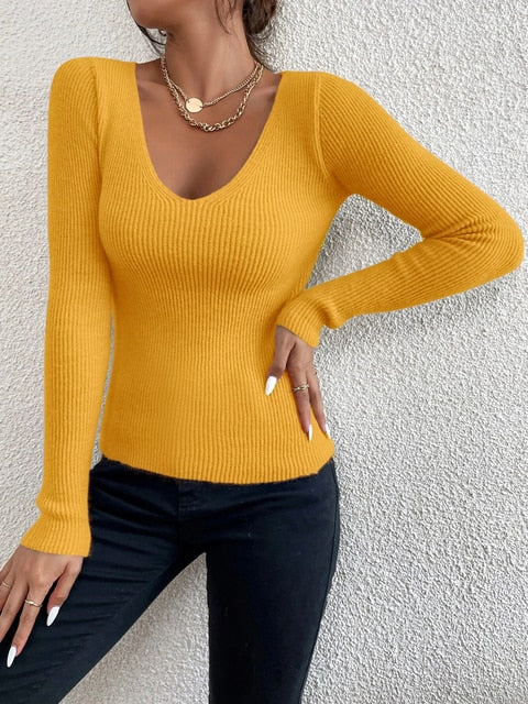 Yrsa | Tidløs strikket sweater til kvinder med V-hals for ubesværet elegance