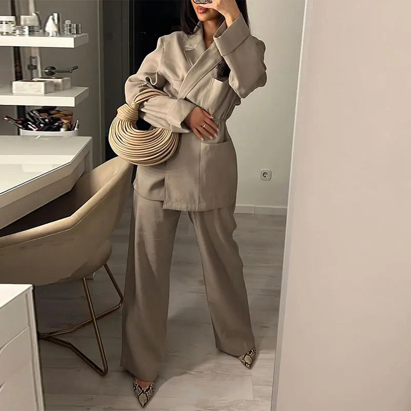 Debora | Elegant blazer med løs pasform til kvinder og bukser med høj talje til efterår/vinter