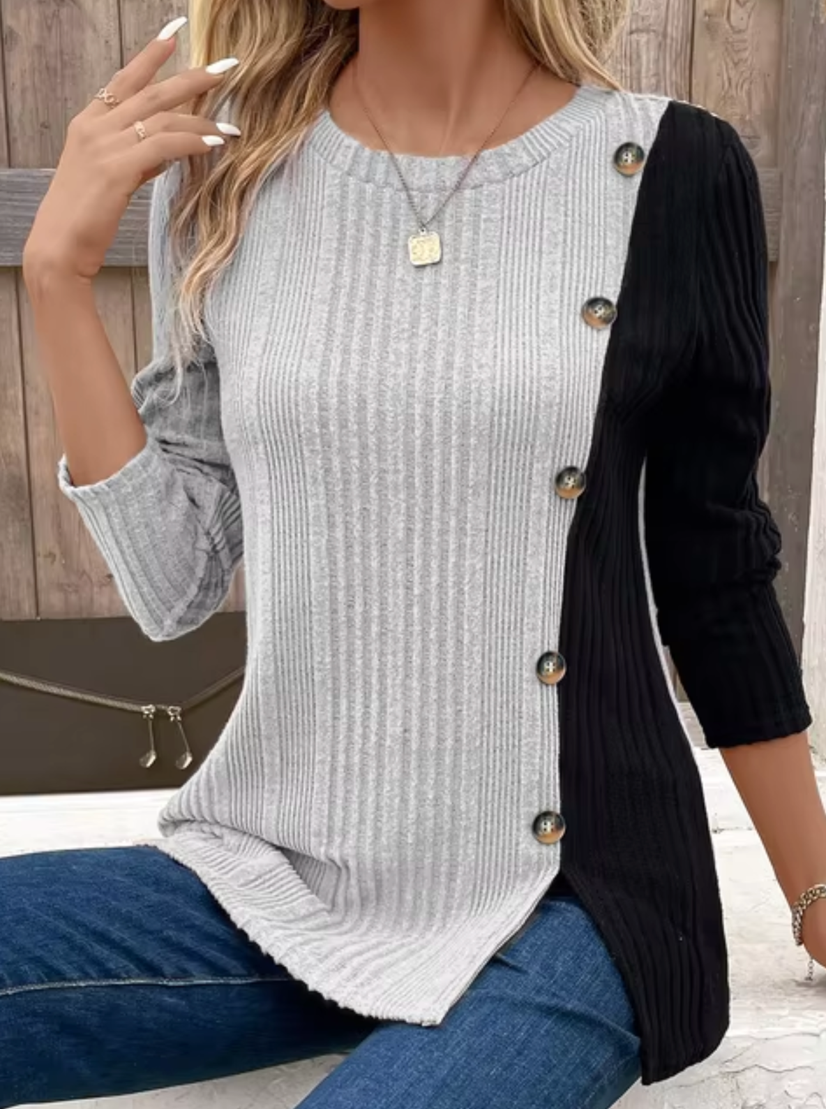 Gracie | Ribbet sweater Stilfuldt farveblokdesign til forår og efterår