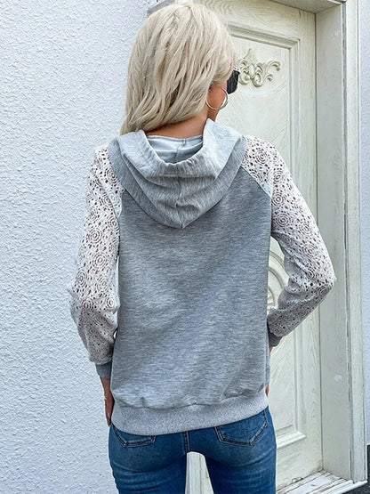 Signy | Chic tofarvet hættetrøje med blondedetaljer til efterår/vinter