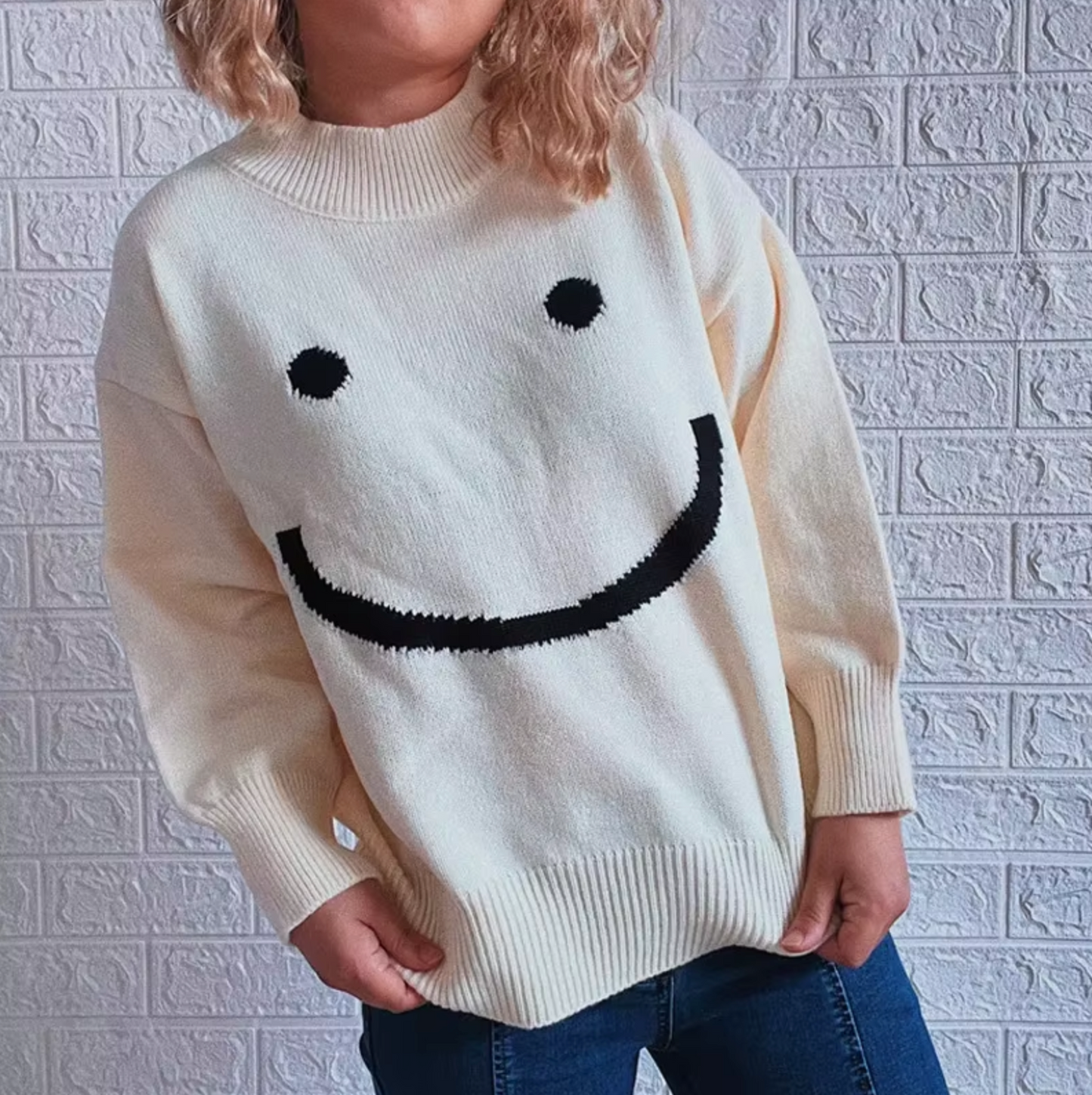 Simone-Marie | Smiley-strikket sweater afslappet og hyggeligt til vinteren